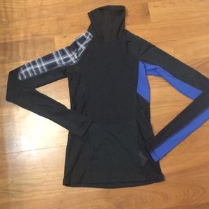 Nike hypercool running top